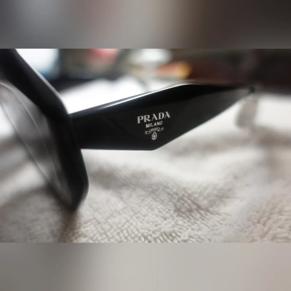 SUNGLASSES - Picture 1 of 3